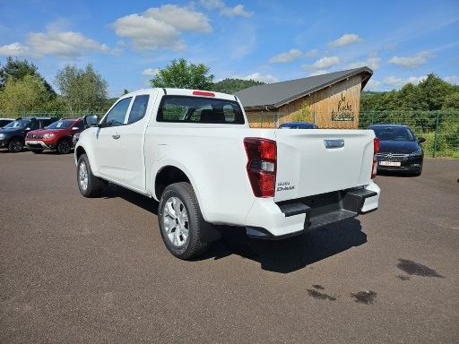 ISUZU    D-MAX    1.9Ddi    164CH    N60 BB SPACE A/T    TVA RECUPERABLE