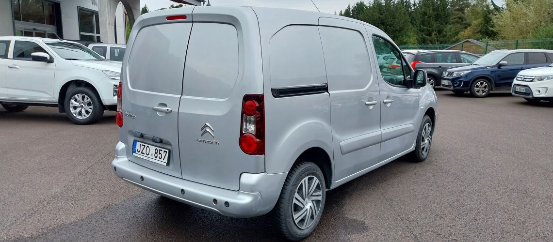 CITROEN    BERLINGO    1.6HDI    100CH    CLUB    TVA